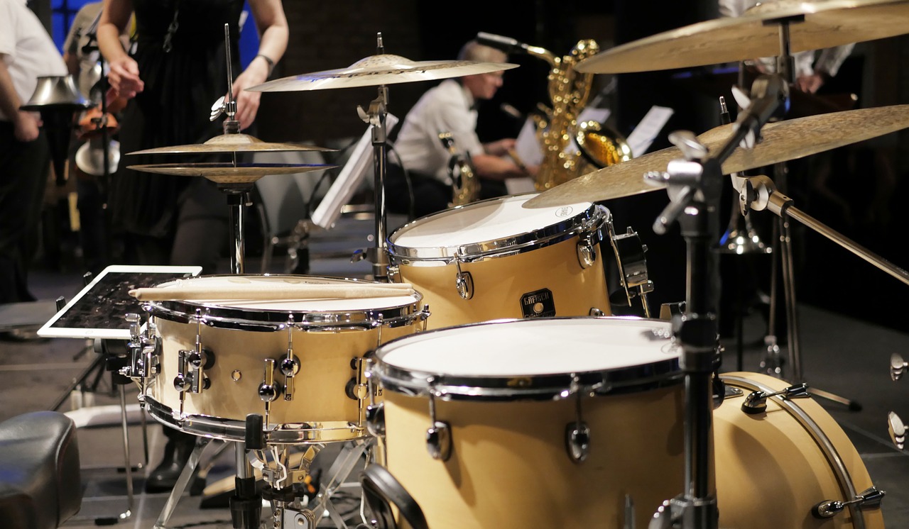 How to Compress Drums Like a Pro for Hyper-Real Sounds
