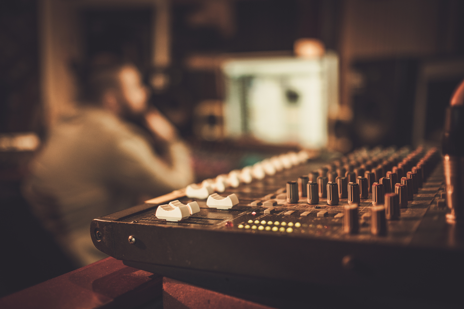 7 Crucial Questions to Ask Before Mastering Your Music