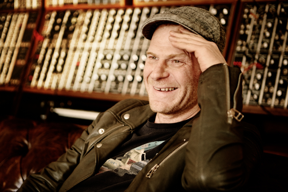 Stalking Your DAW: Junkie XL Shares Intense Sounds with “Desert Dystopian”