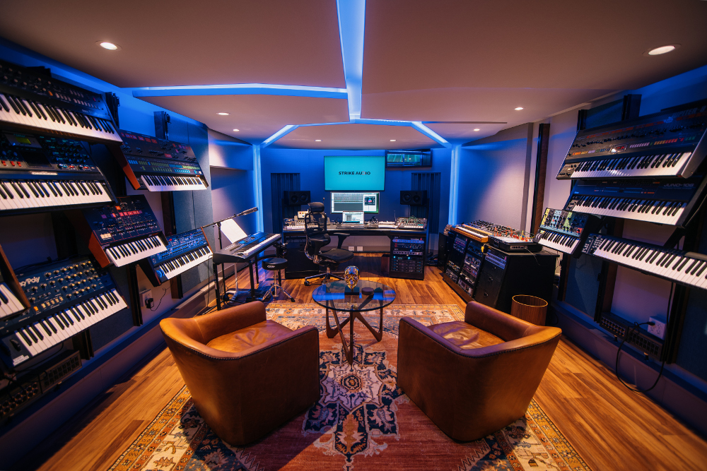 A “Phenomenal Concept,” and A Mega Synth Studio Goes Minimalist